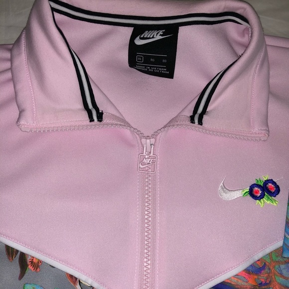 Nike Printed Cropped Track Jacket - Picture 6 of 7